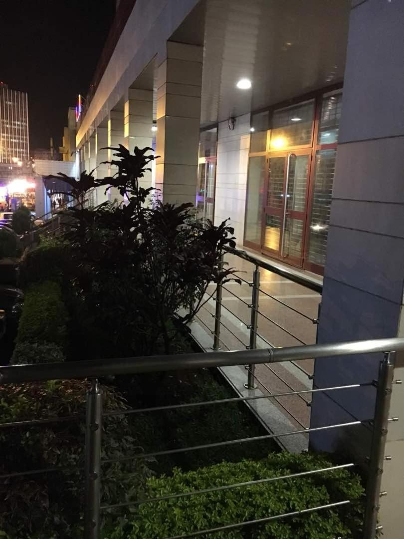 Djeug'Appart Hotel Yaoundé Esterno foto